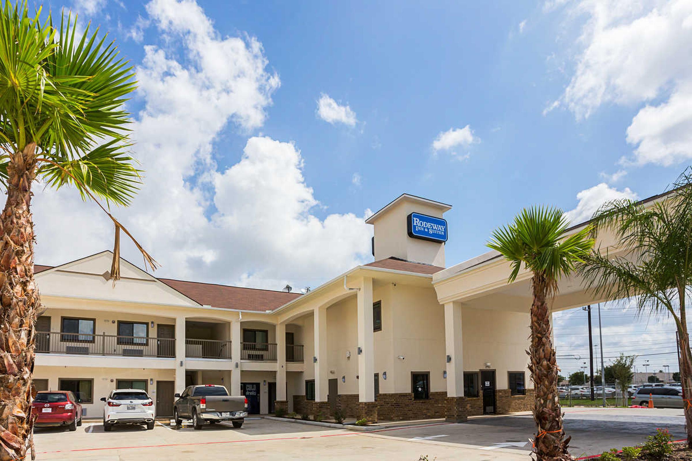 Rodeway Inn & Suites Clarksville Bagian luar foto