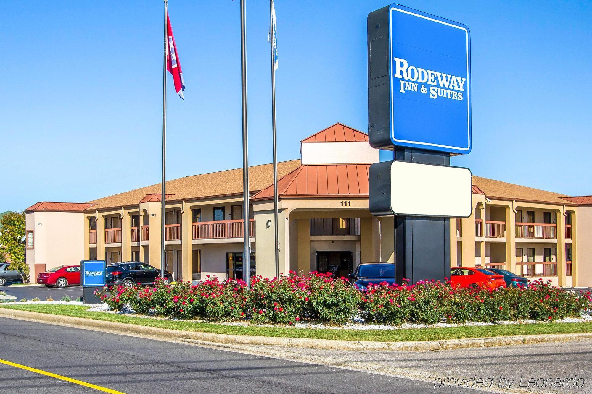 Rodeway Inn & Suites Clarksville Bagian luar foto
