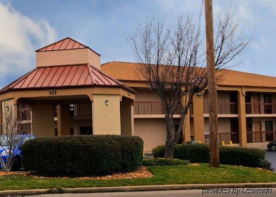 Rodeway Inn & Suites Clarksville Bagian luar foto