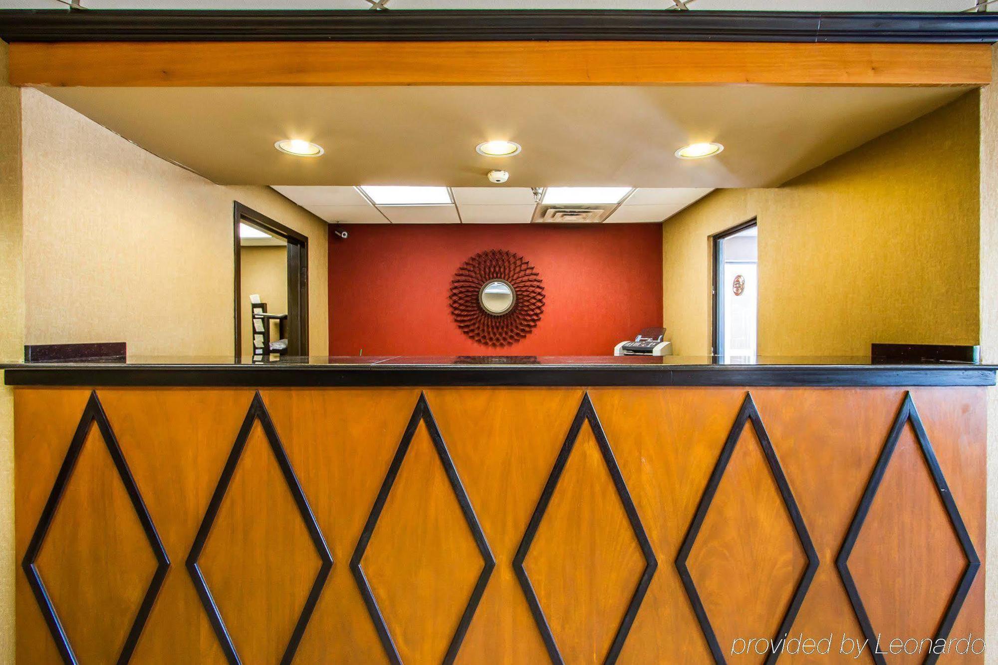 Rodeway Inn & Suites Clarksville Bagian luar foto